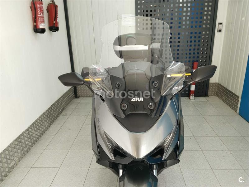 Honda Forza 750 – Vista 3