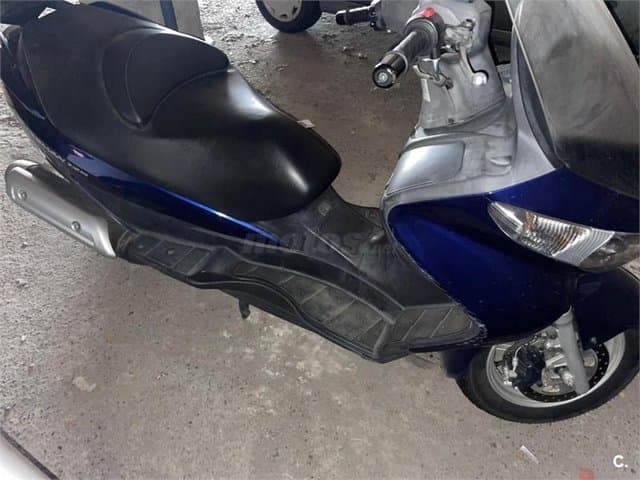 Suzuki BURGMAN 125 – Vista 2