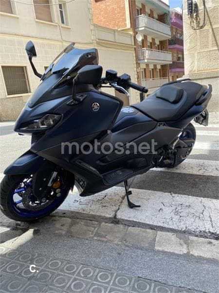 Yamaha TMAX – Vista 1