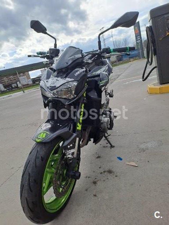 Kawasaki Z900RS – Vista 1