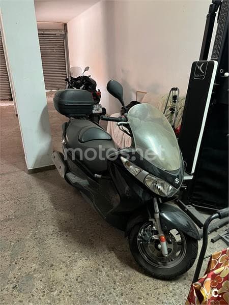 Suzuki BURGMAN 125 – Vista 1