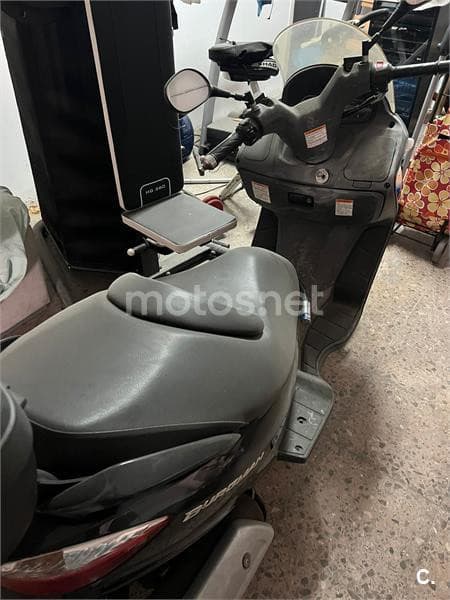 Suzuki BURGMAN 125 – Vista 3