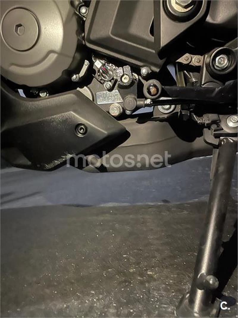 CFMOTO 300 NK – Vista 1