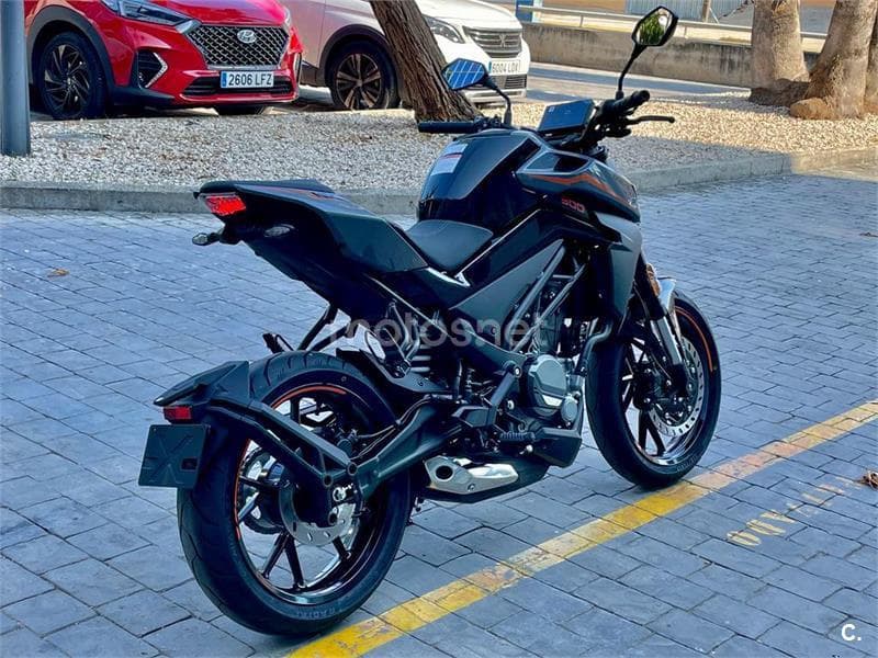 CFMOTO 300 NK – Vista 9