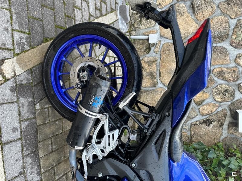 Yamaha R 125 – Vista 3