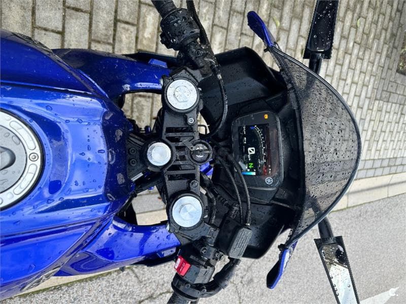 Yamaha R 125 – Vista 5