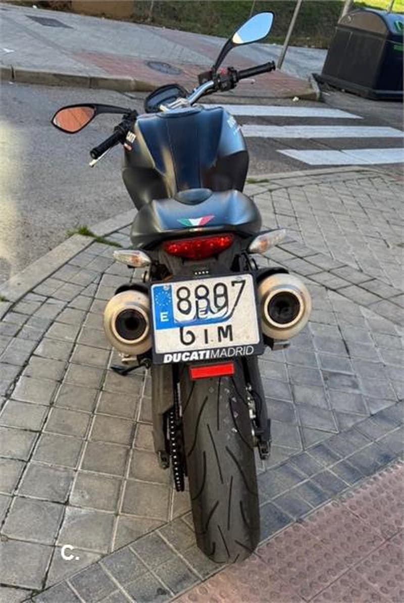 Ducati Monster 696 – Vista 1