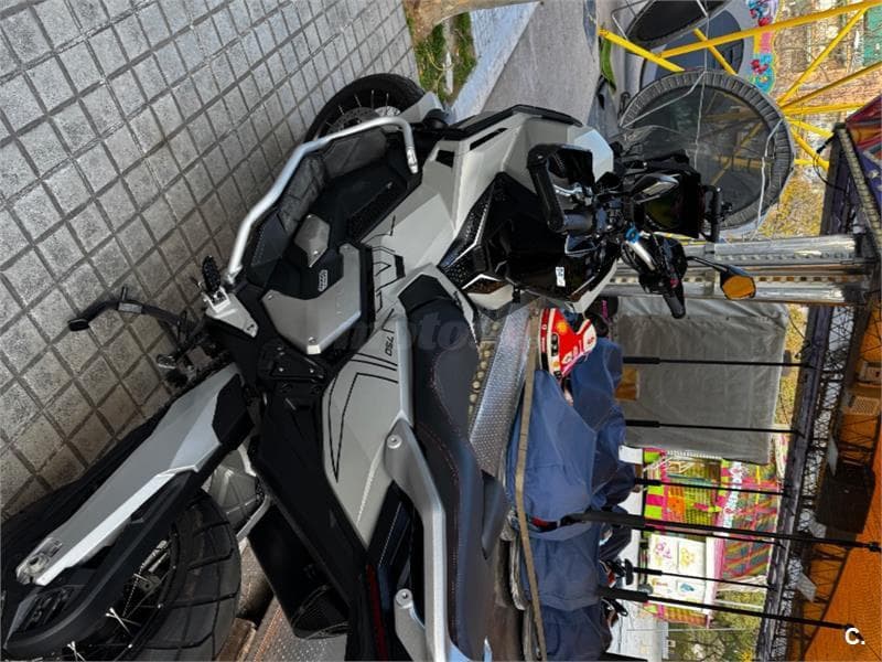 Honda X-ADV – Vista 7