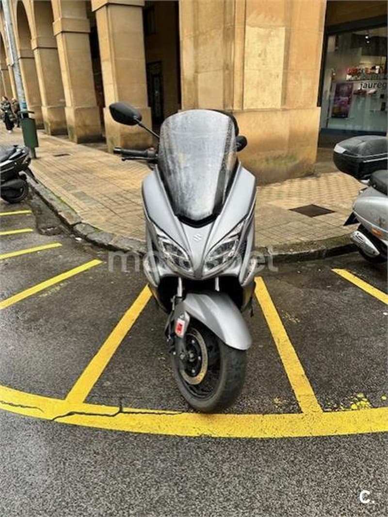 Suzuki BURGMAN 400 – Vista 4