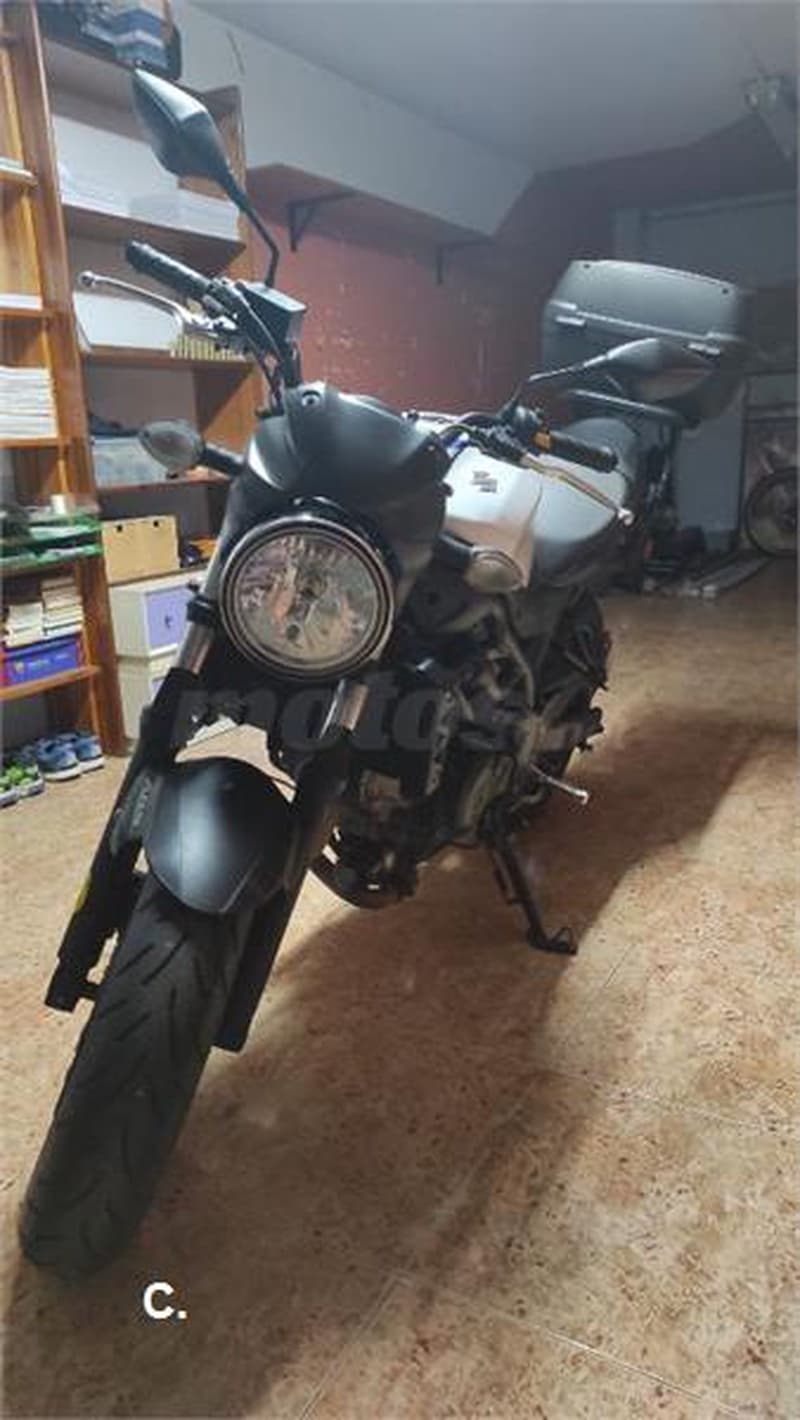 Suzuki SV 650 – Vista 4