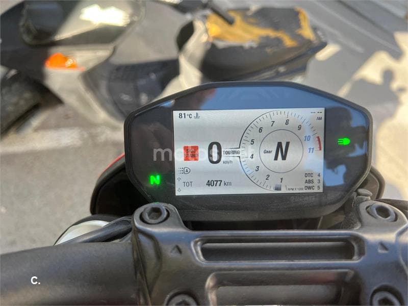 Ducati Hypermotard – Vista 8