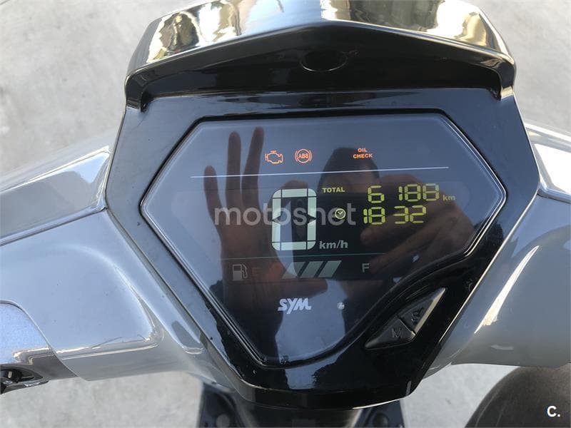 SYM Symphony ST LC 125 – Vista 11