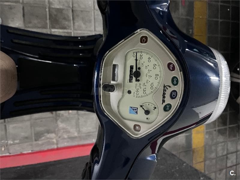 Vespa LX 125 ie – Vista 4