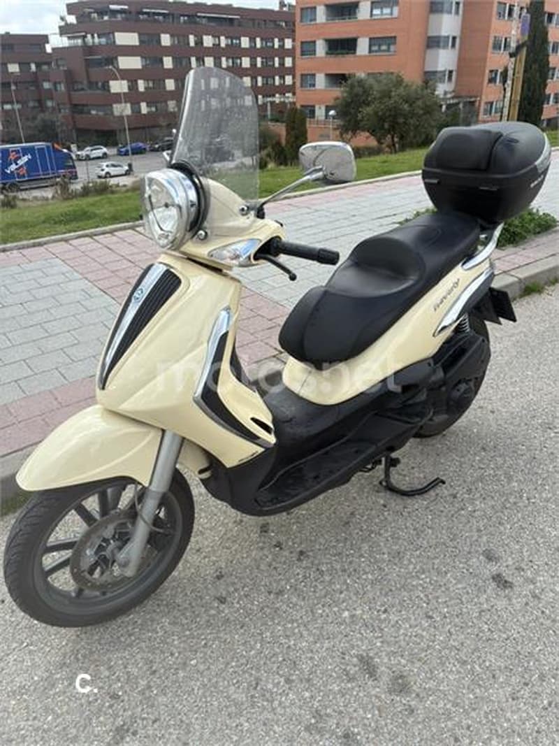 Piaggio Beverly Tourer 250 – Vista 3