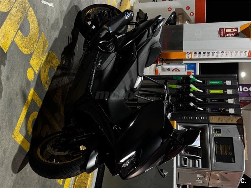 Yamaha TMAX 560 TECH MAX – Vista 1