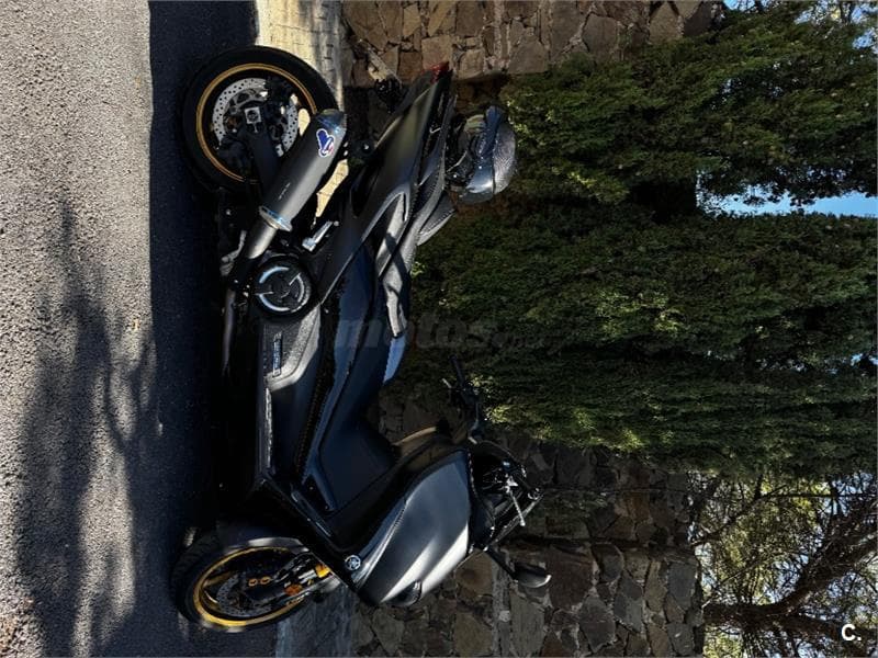 Yamaha TMAX 560 TECH MAX – Vista 2