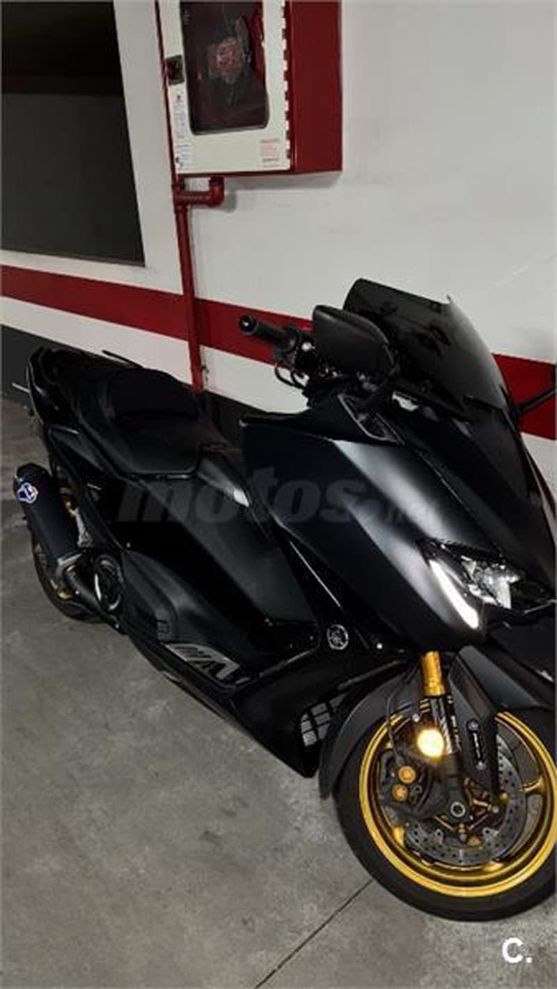 Yamaha TMAX 560 TECH MAX – Vista 3