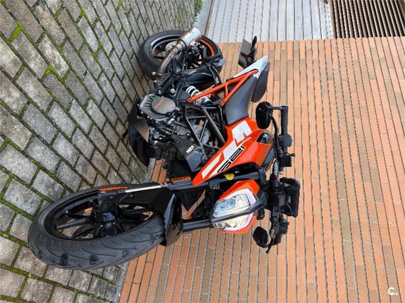 KTM 125 – Vista 2
