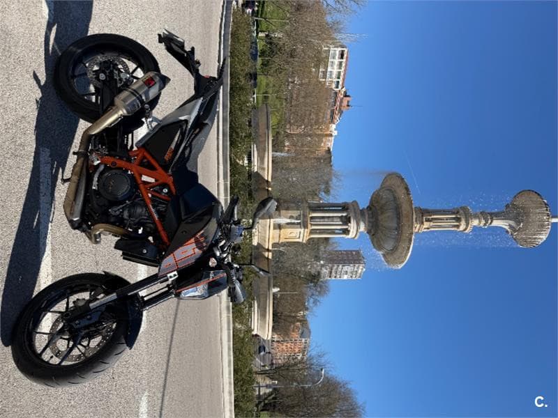 KTM 690 Duke – Vista 1