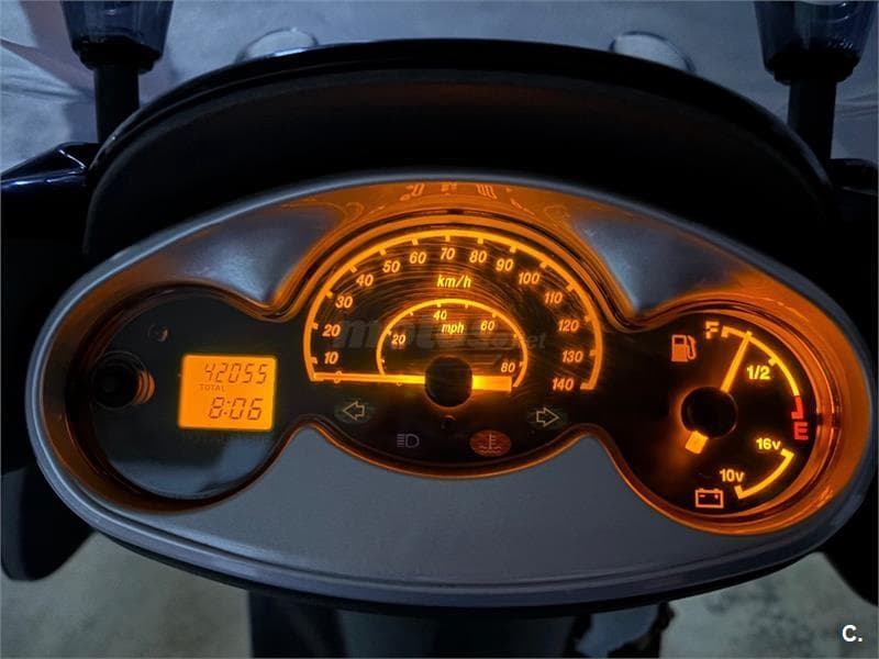 Yamaha Majesty 125 1300 € 2005 Alicante - 5