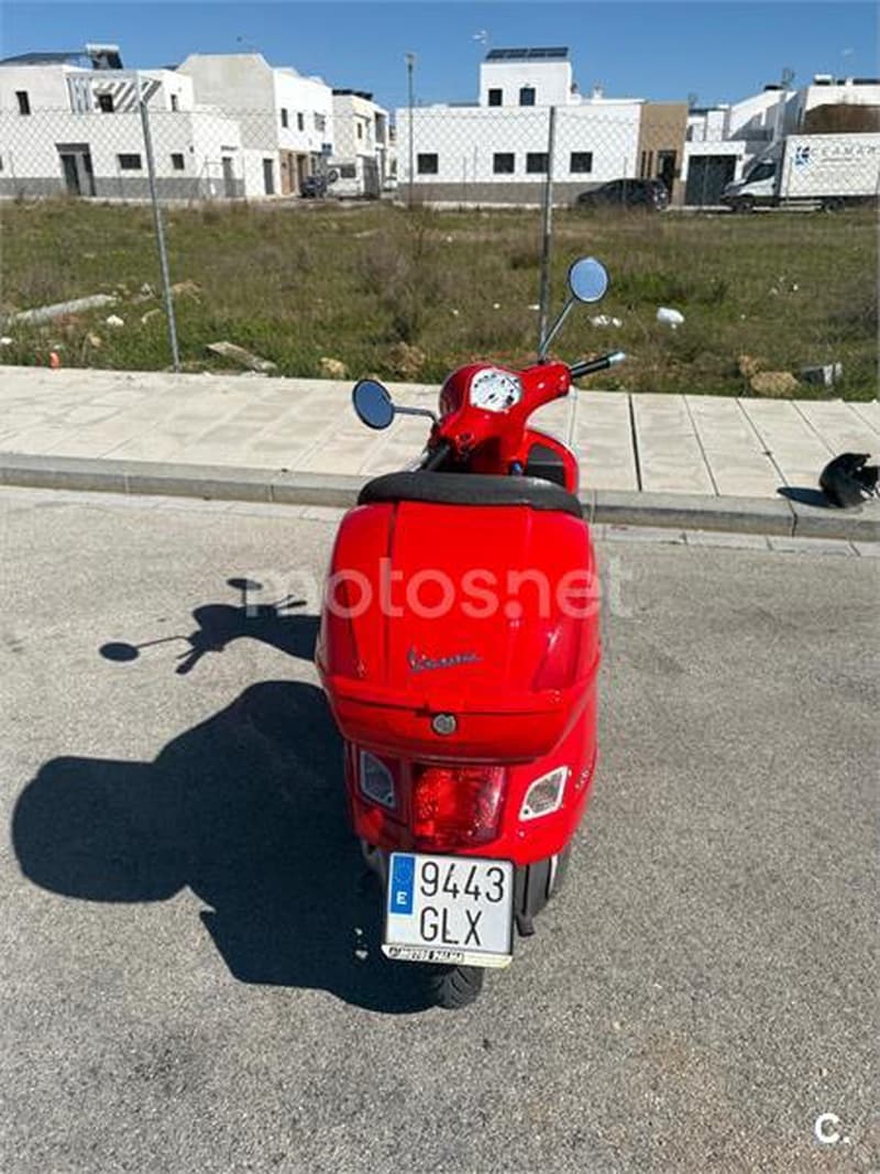 Vespa GTS 125 3300 € 2008 Sevilla - 7