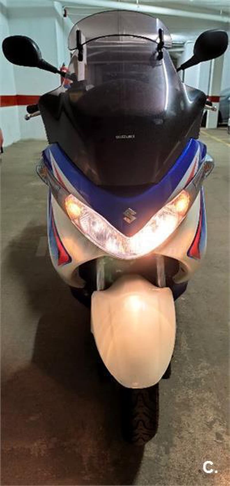 Suzuki BURGMAN 125 R – Vista 3