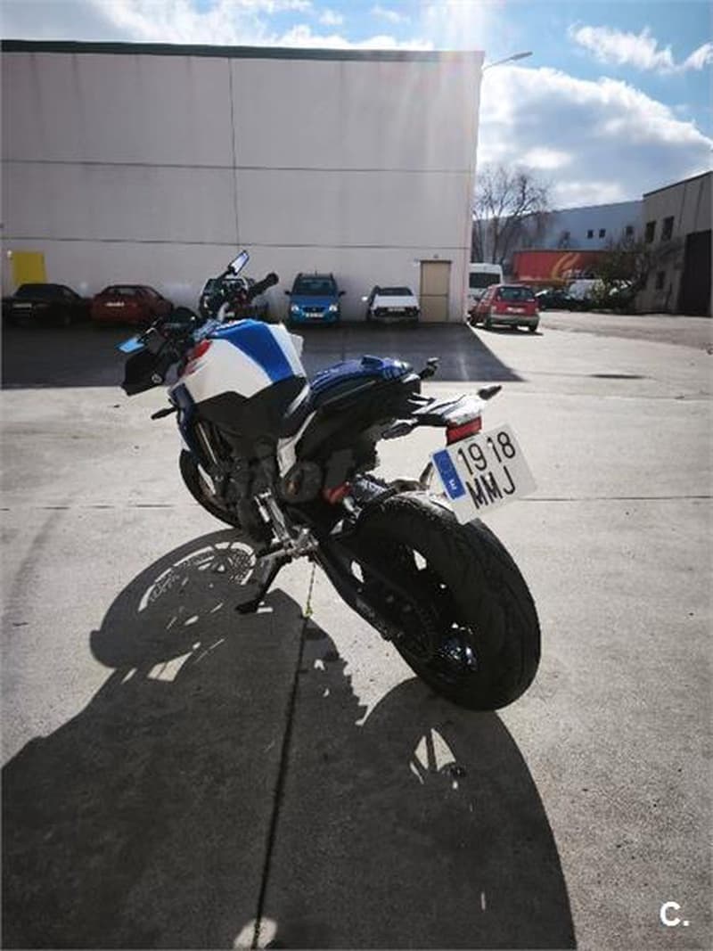 BMW F 900 R – Vista 3