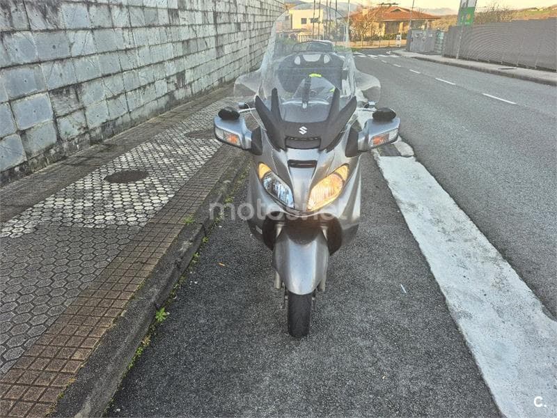 Suzuki BURGMAN 650 Executive – Vista 1