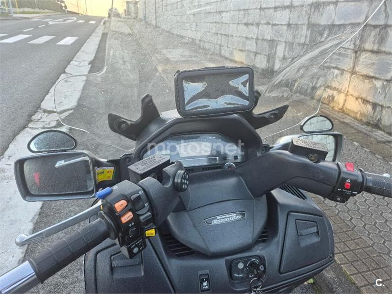 Suzuki BURGMAN 650 Executive – Vista 2