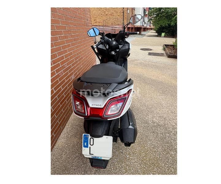 Kymco Super Dink 350i – Vista 3