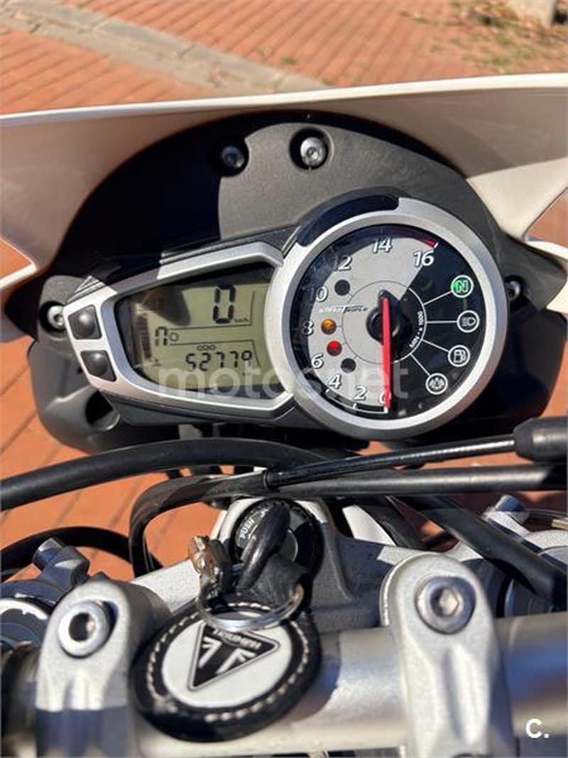 Triumph Street Triple R – Vista 1