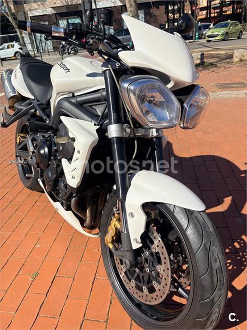 Triumph Street Triple R – Vista 11