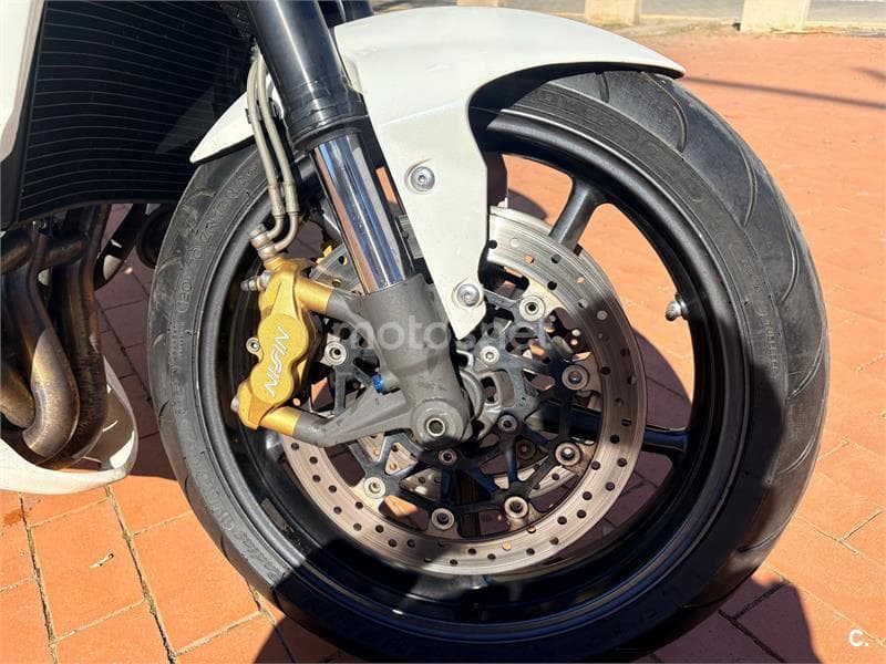 Triumph Street Triple R – Vista 12