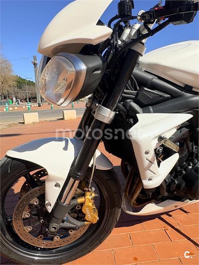 Triumph Street Triple R – Vista 5