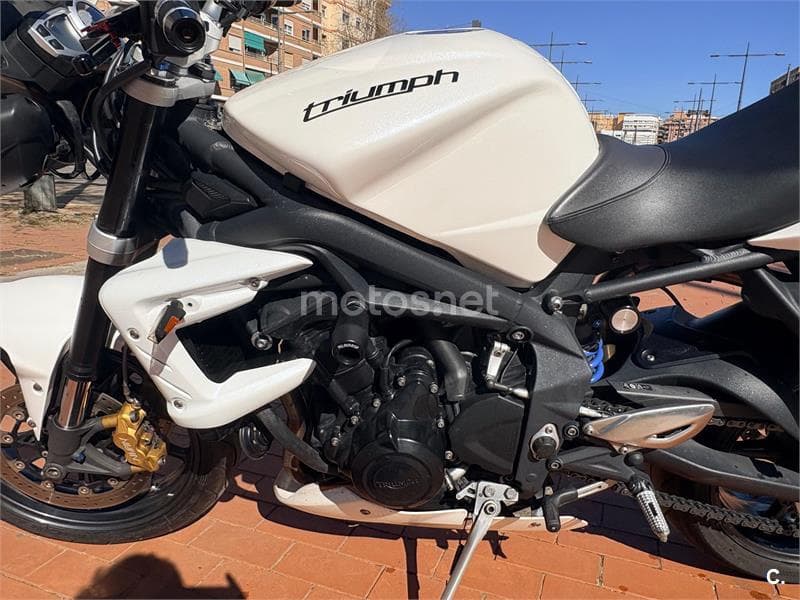 Triumph Street Triple R – Vista 6