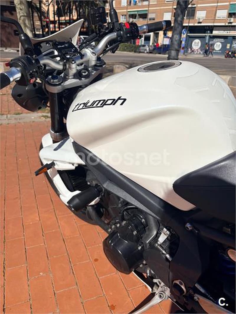 Triumph Street Triple R – Vista 7