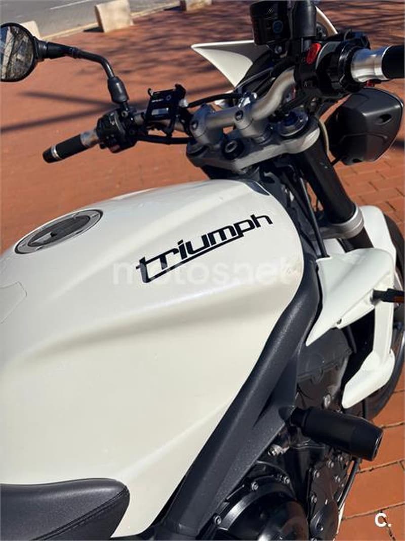 Triumph Street Triple R – Vista 10