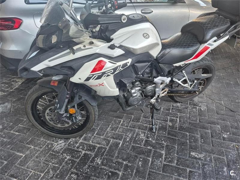 Benelli TRK 502 – Vista 2