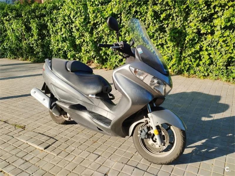 Suzuki BURGMAN 200 – Vista 2