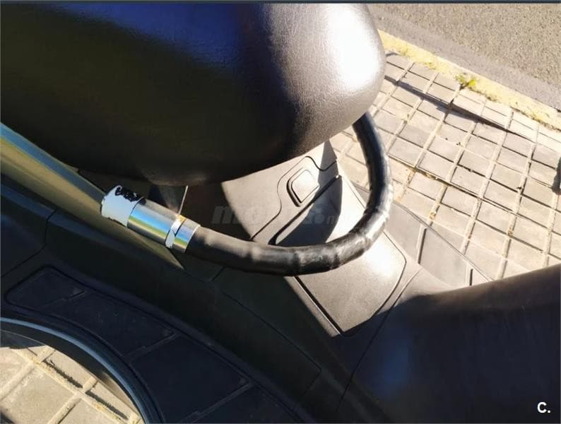 Suzuki BURGMAN 200 – Vista 3