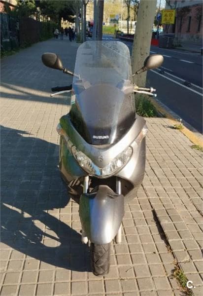 Suzuki BURGMAN 200 – Vista 4