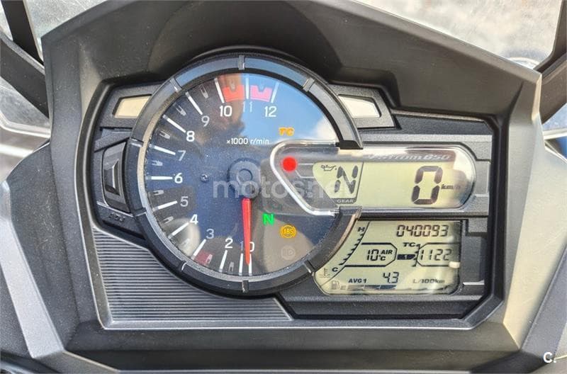 Suzuki V-Strom 650 ABS – Vista 6