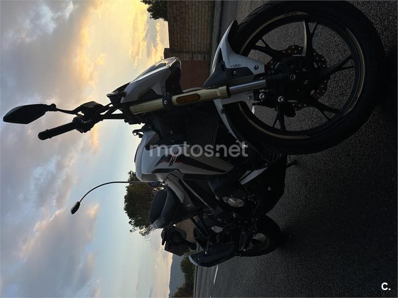 Keeway RKF 125 – Vista 4