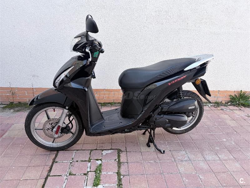 Honda Vision – Vista 1