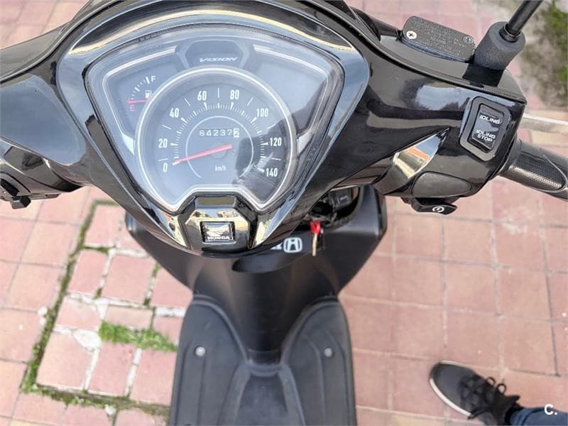 Honda Vision – Vista 5