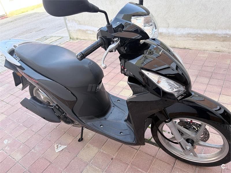 Honda Vision – Vista 6