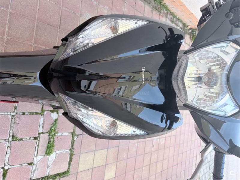 Honda Vision – Vista 7