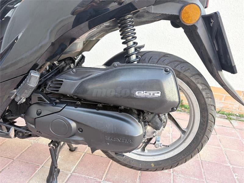 Honda Vision – Vista 9