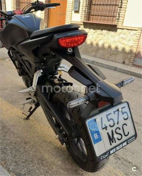 Honda CB 125 R – Vista 3