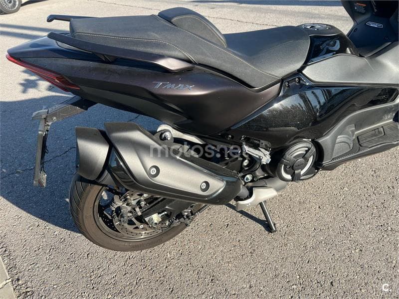Yamaha TMAX – Vista 4